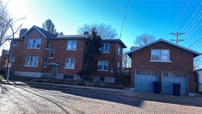 Building Photo - 5301 S Broadway St