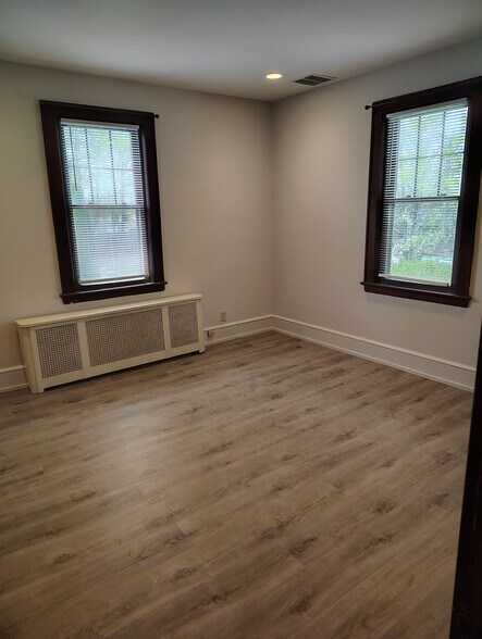 Building Photo - 45 Ardmore St