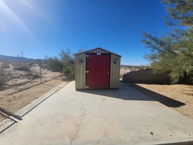 Building Photo - 2 Bedroom 1 Bathroom