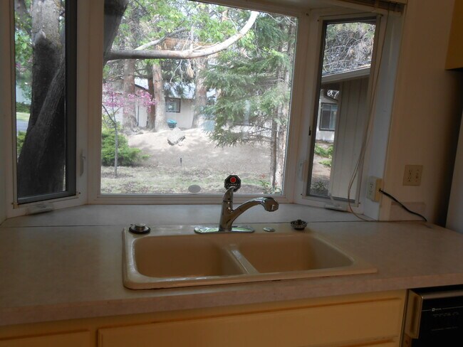 Building Photo - 61360 Keelally Ct