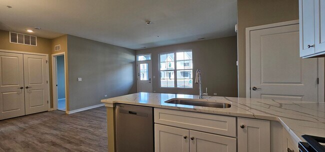 Building Photo - Chestnut - 2Br/2Ba Rental Home - First Floor