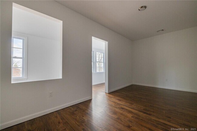 Building Photo - 340 Pleasantview Ave