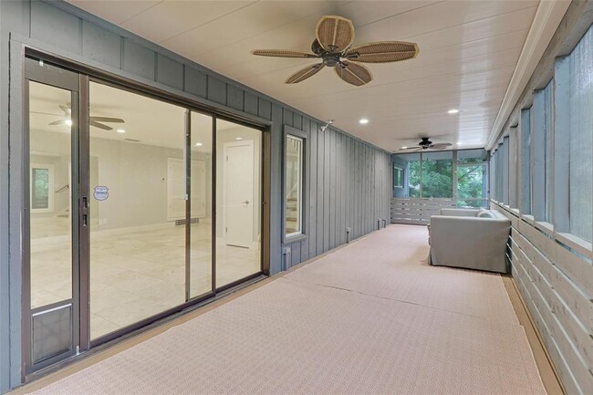 Building Photo - 3801 Laurel Ledge Ln