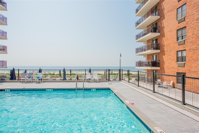 Building Photo - 230 W Broadway