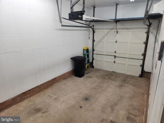 Building Photo - 449 Oakmont Ct