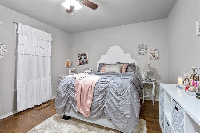 Building Photo - 520 E 17th Ave