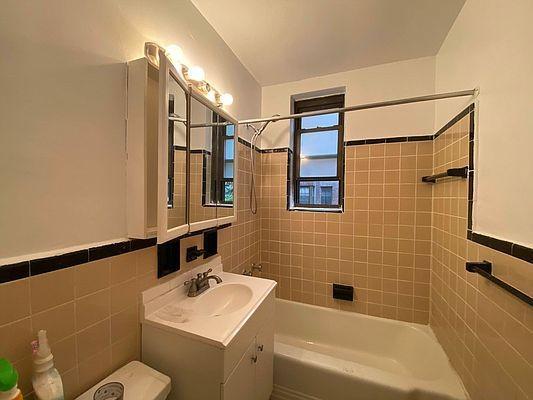 Building Photo - 1 bedroom in BRONX NY 10471