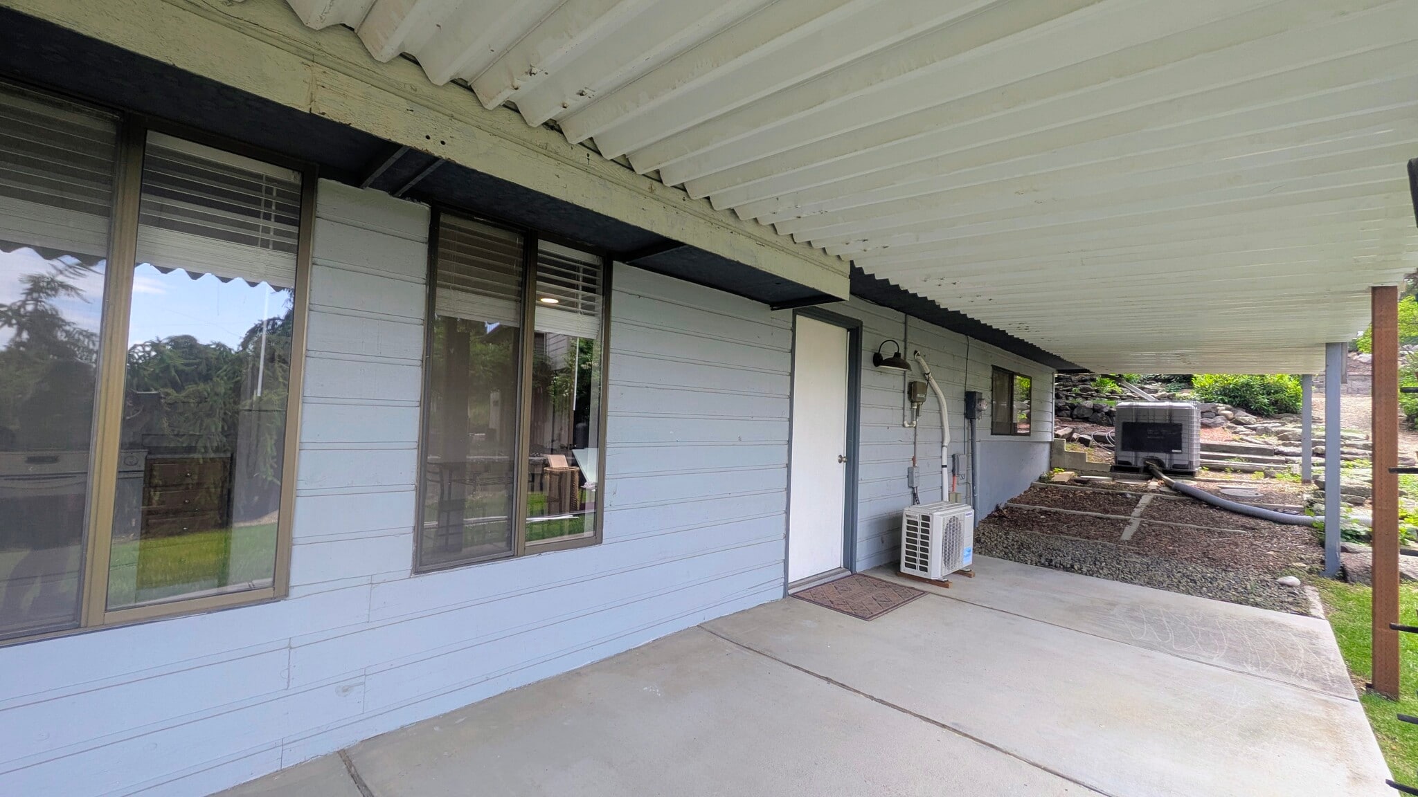 Building Photo - 1135 E Santa Maria Dr