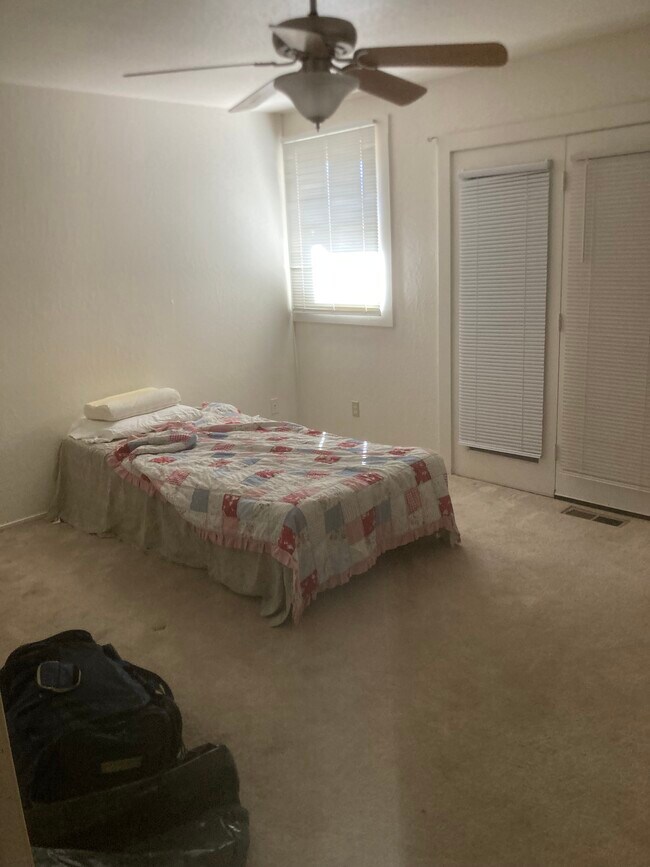 Building Photo - 960 Arrowhead Dr