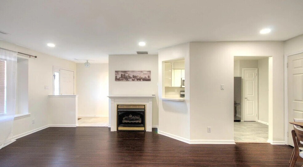 Building Photo - 4402 Aberdeen Ln
