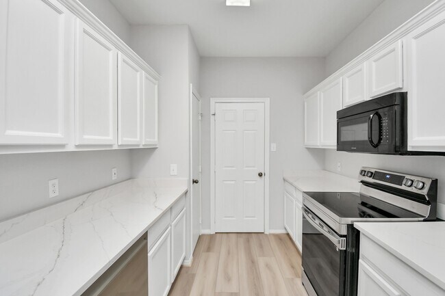 Building Photo - 24118 Wild Horses Ln