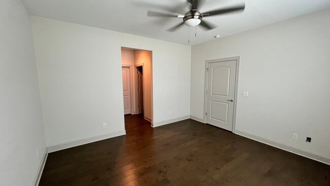 Building Photo - 847 Wellstone Dr