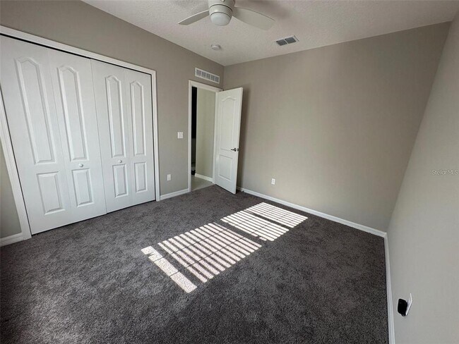 Building Photo - 6 Pine Bluff Ln