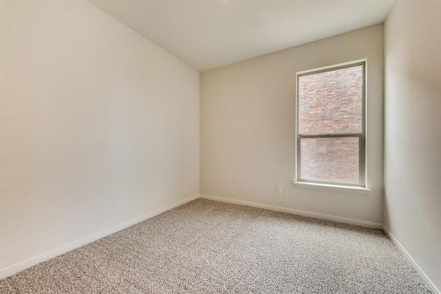 Building Photo - 833 Serena Dr