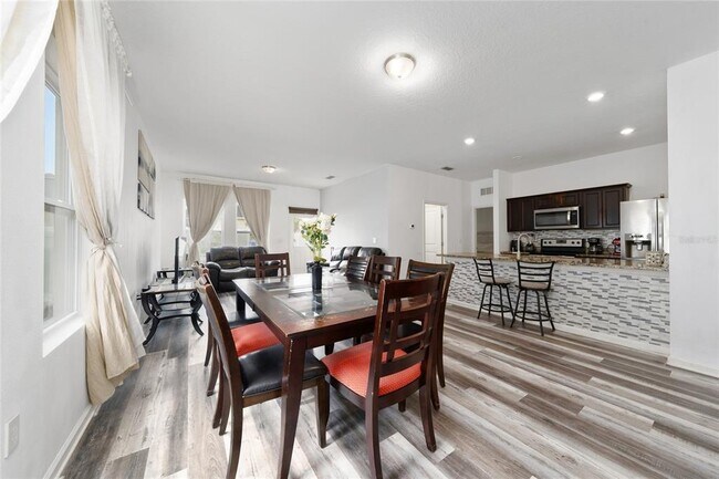 Building Photo - 901 Orchid Grove Blvd