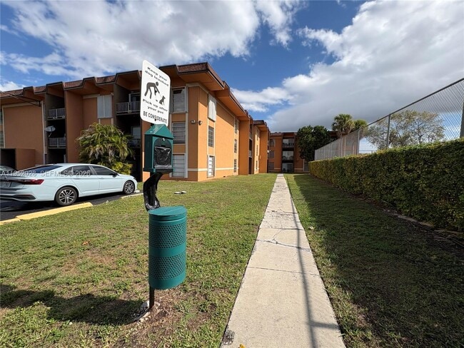 Building Photo - 9453 SW 76th St