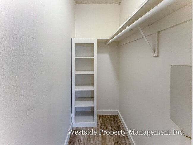 Building Photo - 28 Sunset Ave