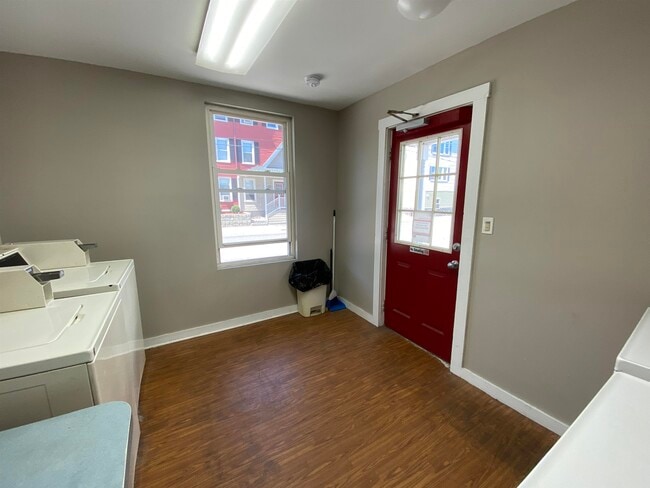 Building Photo - 53 Walker St