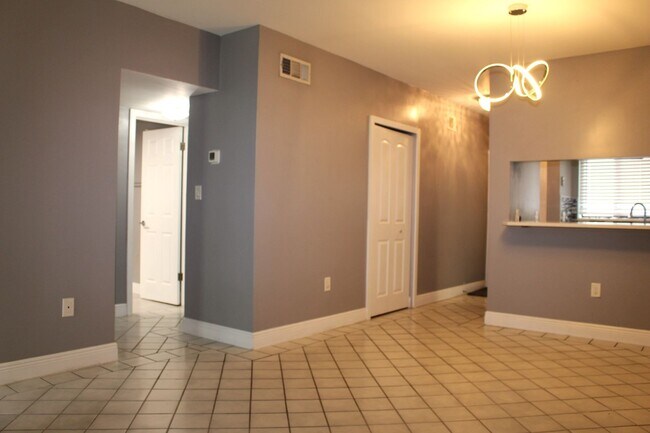 Building Photo - Lovely remodeled home available