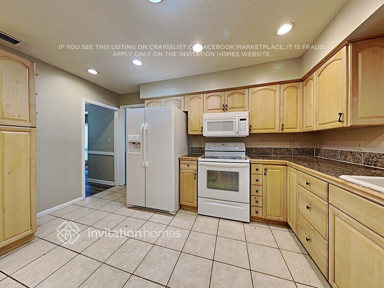 Building Photo - 111 Fox Valley Ct