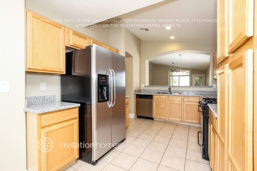 Building Photo - 14003 N 133rd Dr