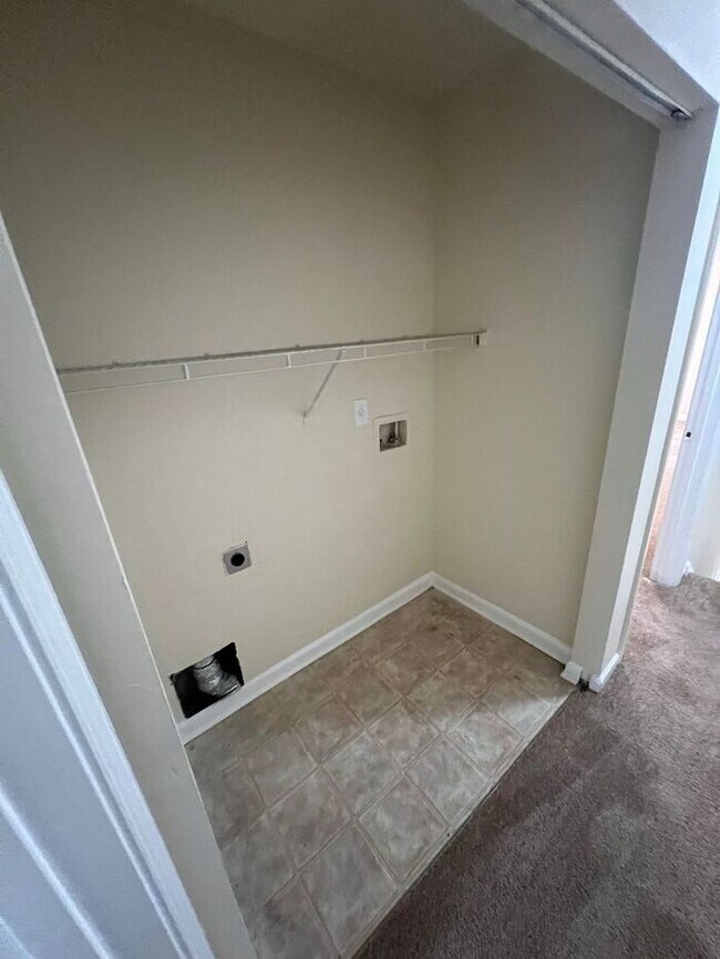 Building Photo - Now Ready! A 2 bedroom 2.5 bath in Norcross area!