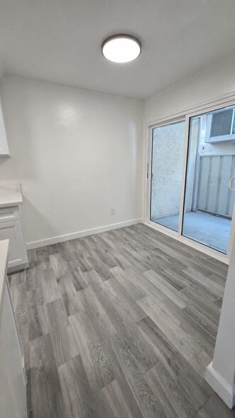 Building Photo - 1334 Engracia Ave