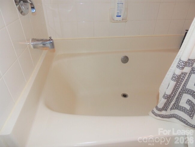 Building Photo - 222 S Torrence St