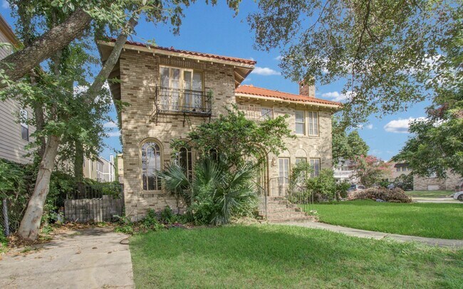 Building Photo - 4802 La Branch St