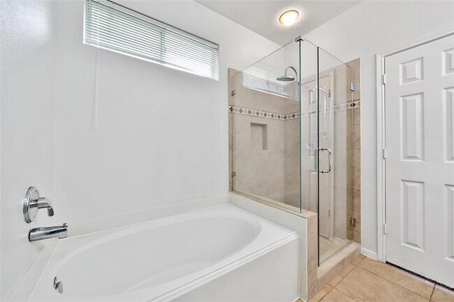 Building Photo - 2922 Green Valley Trail Dr