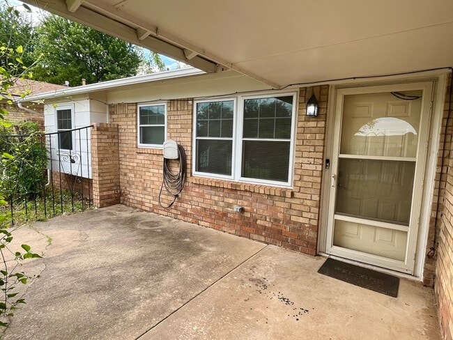 Building Photo - Cute 3 bed 1.5 Bath in Midwest City