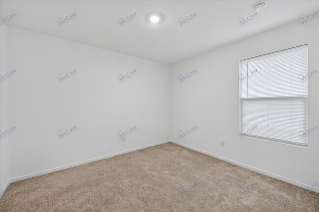 Building Photo - 4041 Arklow St