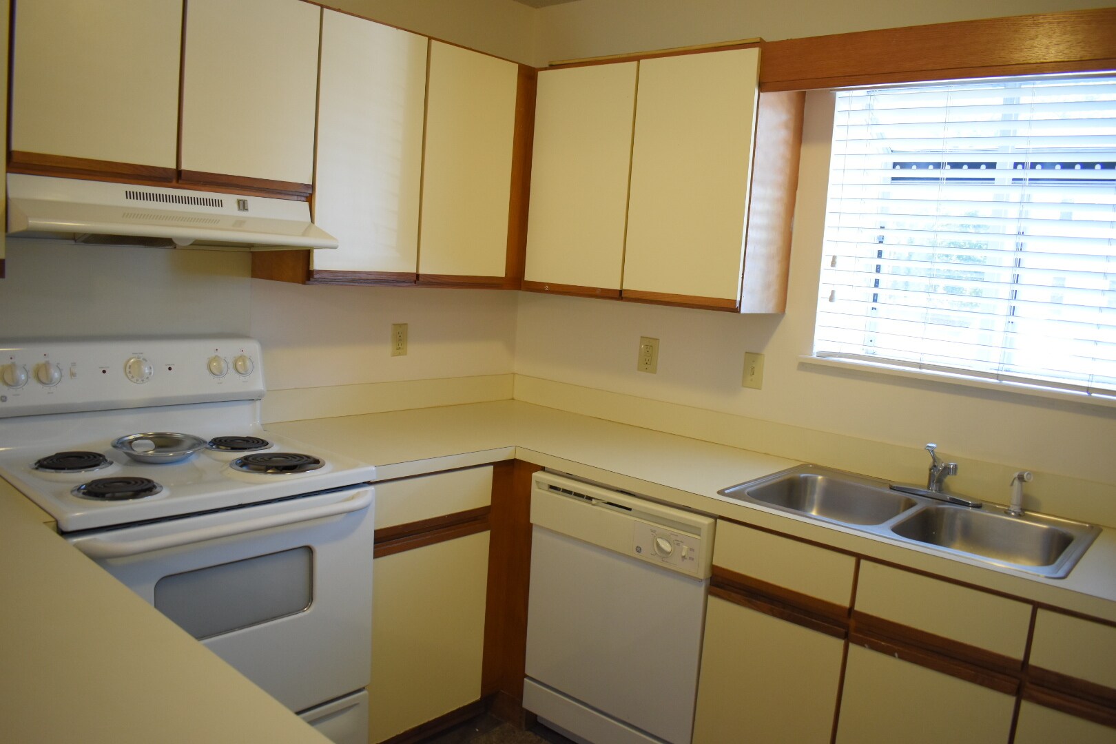 Building Photo - 4541 Kimberly Way