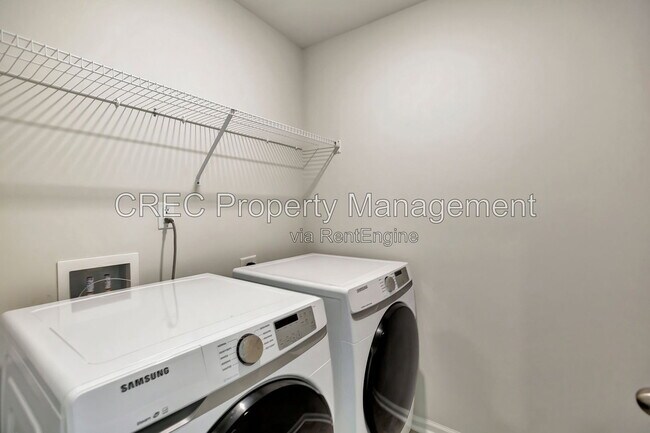 Building Photo - 146 Red Blf St
