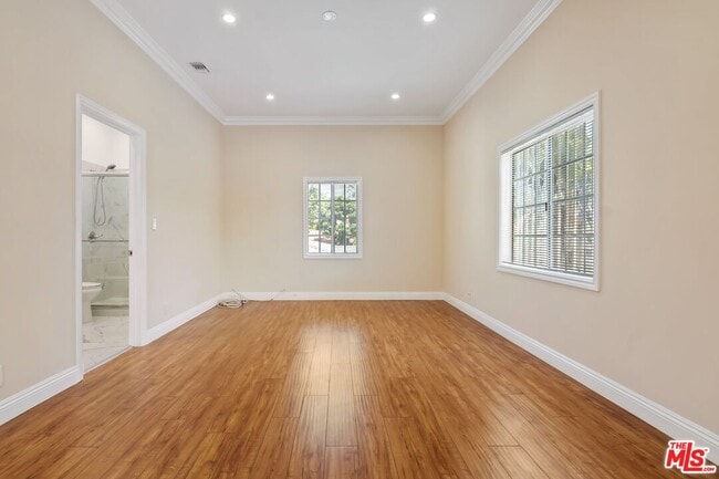 Building Photo - 2151 Glendon Ave