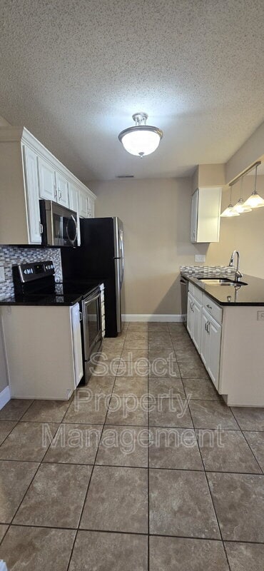 Building Photo - 5438 Thornbriar Ln