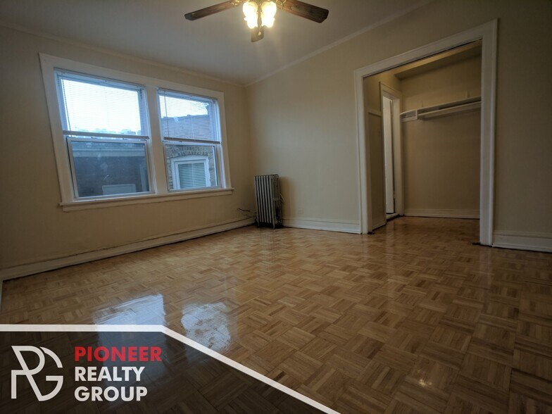 Primary Photo - 705 W Belmont Ave