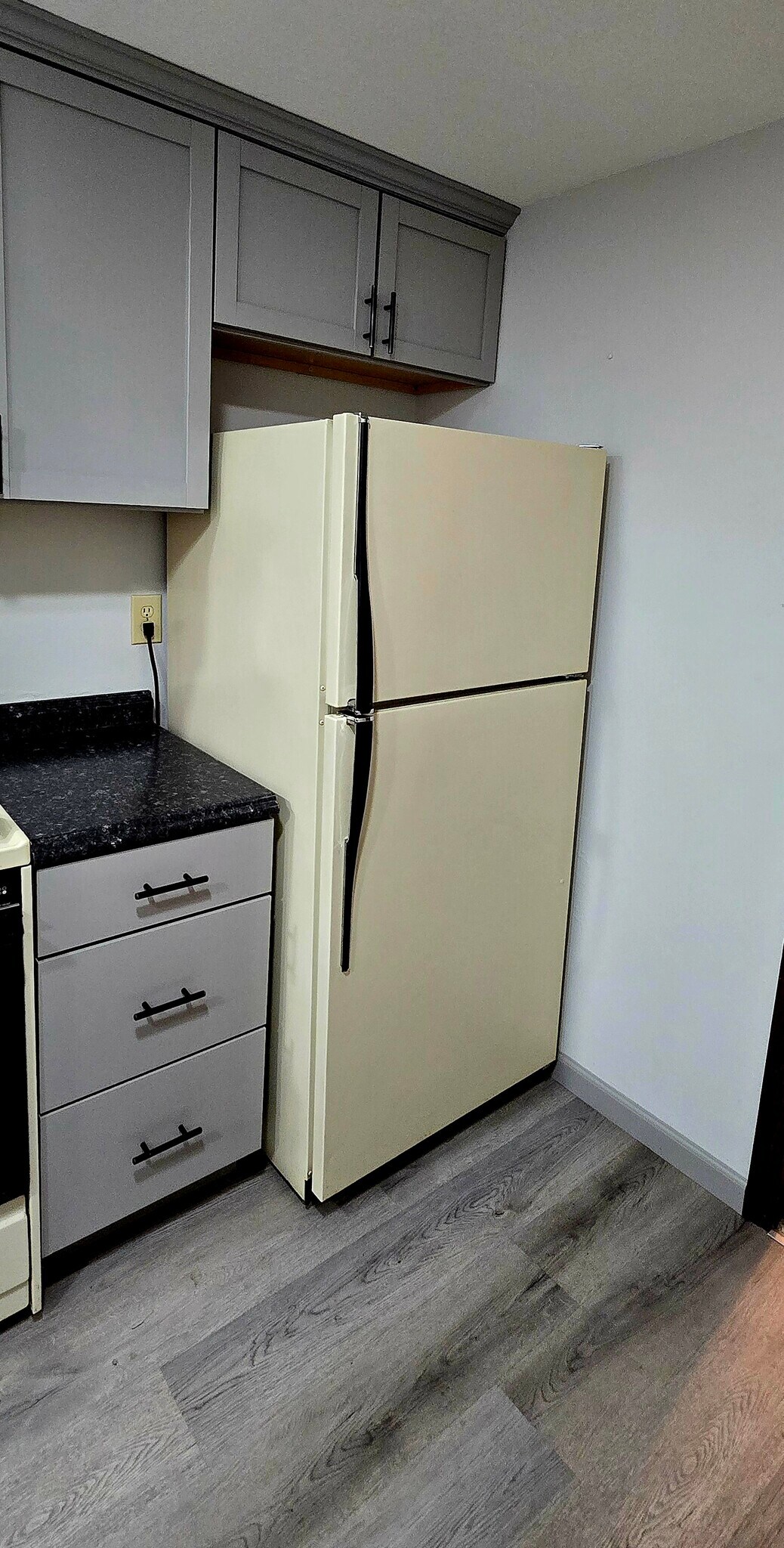 Kitchen - 27035 Oakmead Dr