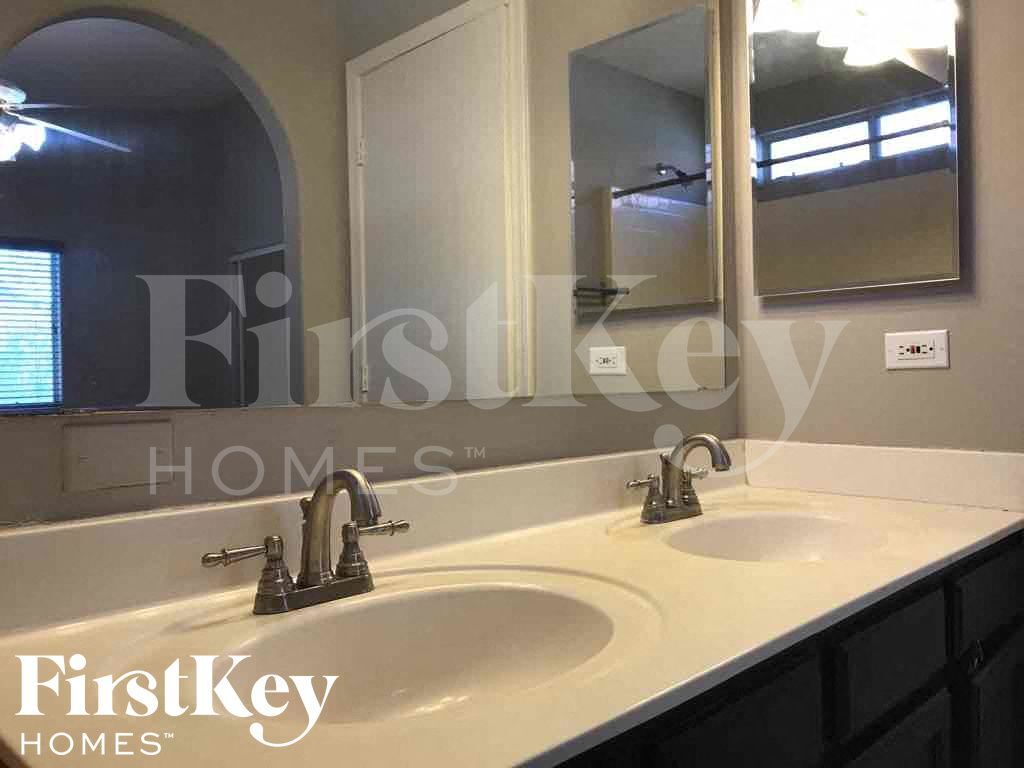 Building Photo - 3035 W Melinda Ln