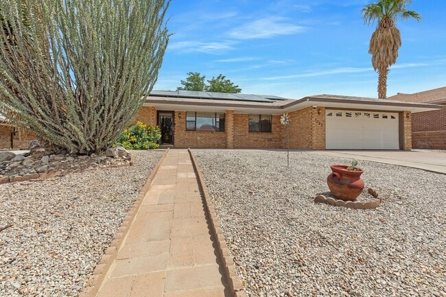 Building Photo - Spacious 3 bedroom 2 bath home with Solar Panels