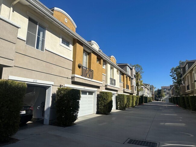 Building Photo - 8732 Esplanade Park Ln