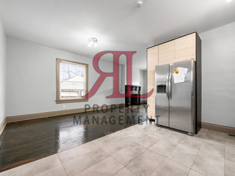 Building Photo - 954 Stanley Ave