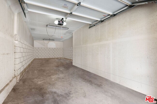Building Photo - 18129 Erik Ct
