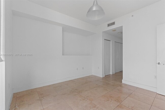 Building Photo - 900 Biscayne Blvd