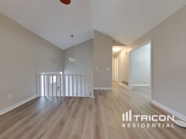 Building Photo - 305 Denae Ct