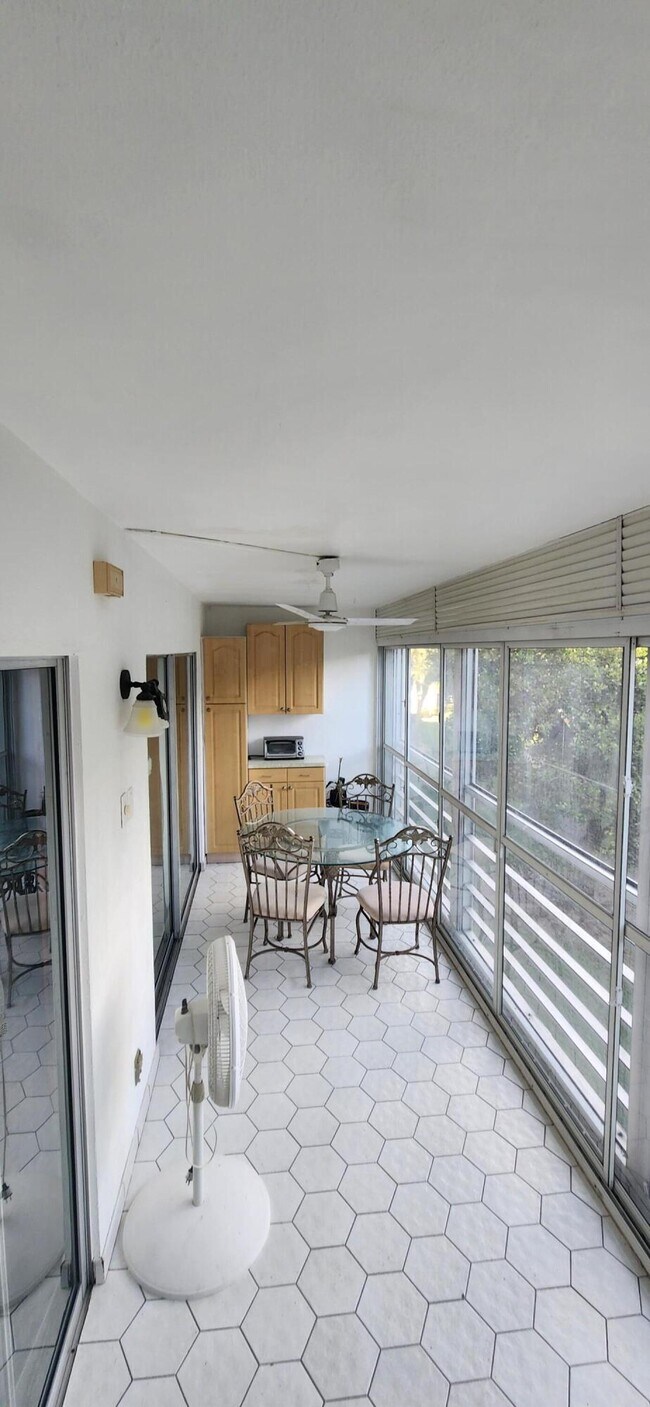 Building Photo - 3002 Portofino Isle