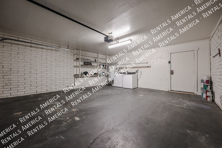 Building Photo - 1713 W Oraibi Dr