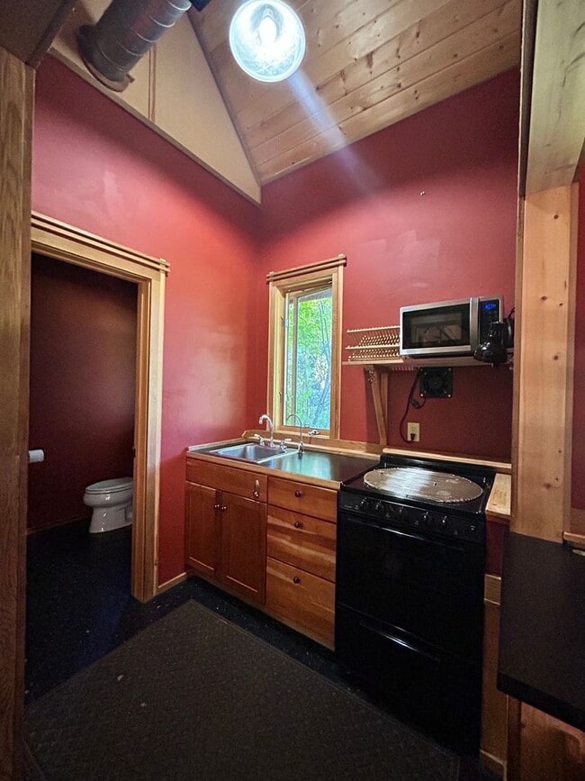 Building Photo - 957 N Shoshone Loop