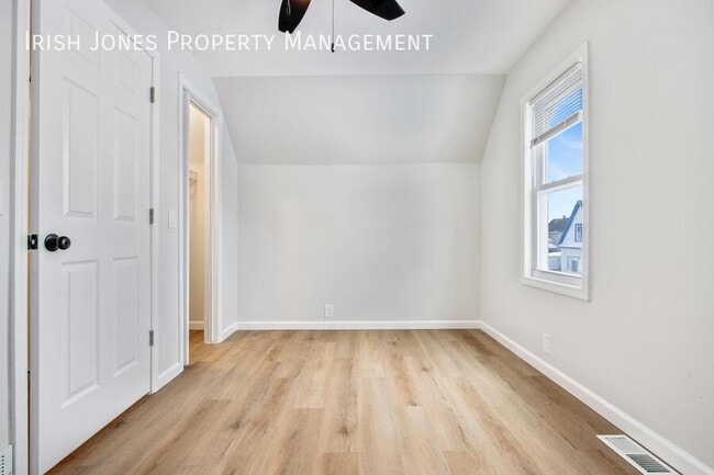 Building Photo - 48 Boyd St