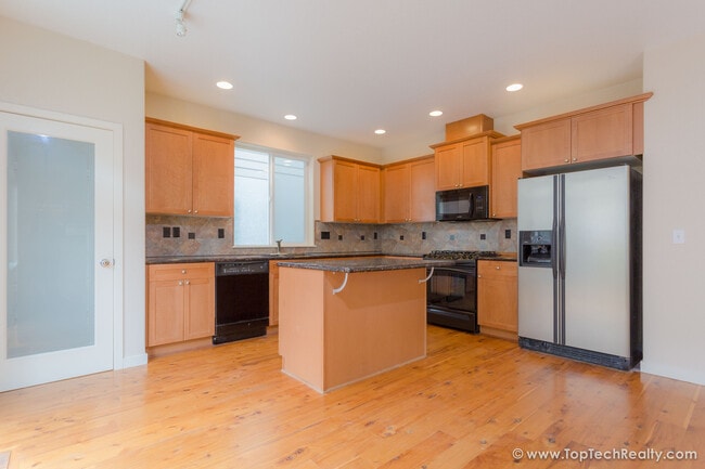 Building Photo - Lovely 4 BD* 2.5 BA* Single Family Home Located Near Quatama MAX Station, Tanasbourne Mall & Orenco!
